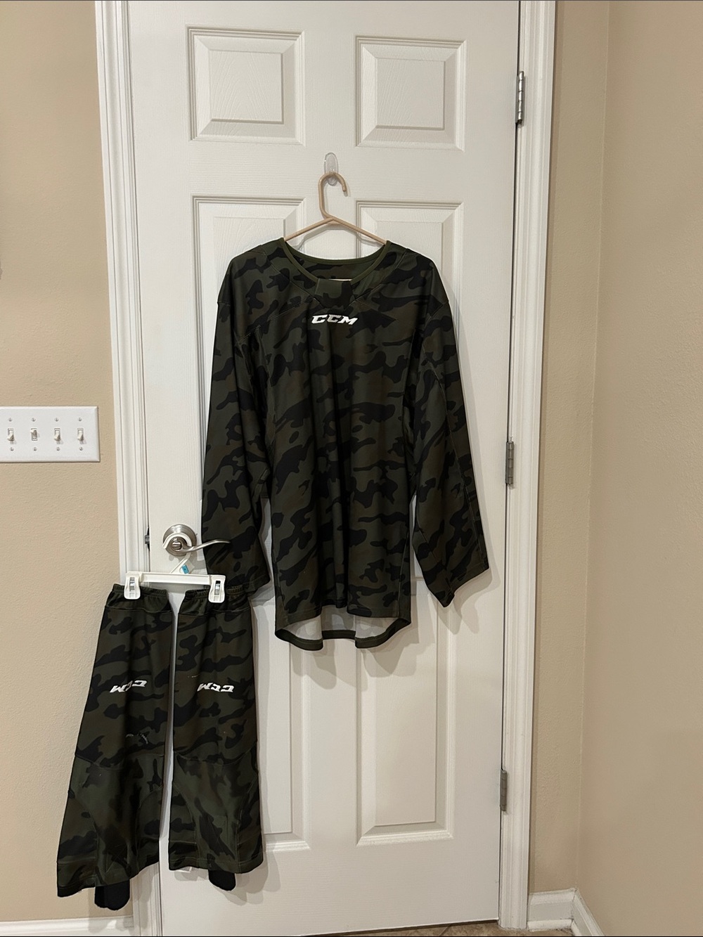 CCM camouflage Hockey Jersey Adult S and socks size Jr.